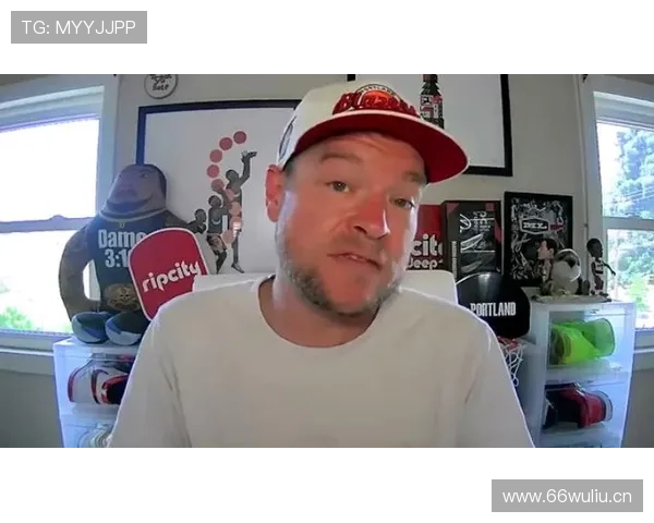 比卢普斯:联盟要求5号位具备沟通能力 瀚森面对挑战表现不俗 比卢普斯:联盟要求5号位具备沟通能力 瀚森面对挑战表现不俗