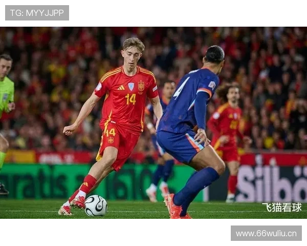 回归根源赫伊森身穿马拉加球衣重返青训母队见证成长之路 回归根源赫伊森身穿马拉加球衣重返青训母队见证成长之路