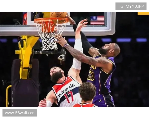 雷迪克指出球队防守转换失误未能及时盯防射手影响整体防守表现